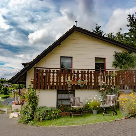 Holiday home Rosenhof Vulkaneifel Ormont